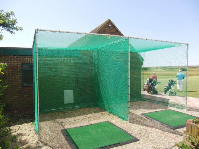 Golf Net with mesh baffle